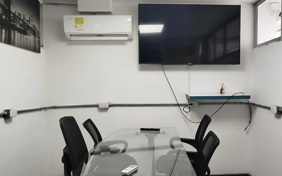 Sala de reuniones en barranquilla: Foto en Colabs de uso de la sala de juntas o salones de reuniones