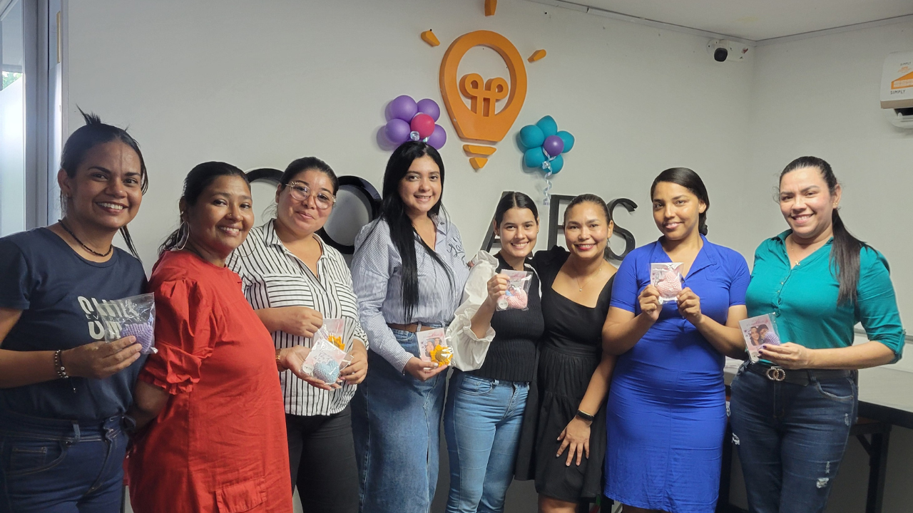 Espacios para eventos: Zona común con networking post-evento
